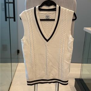 Sunday Best Cream V-Neck Sweater Vest XS Aritzia